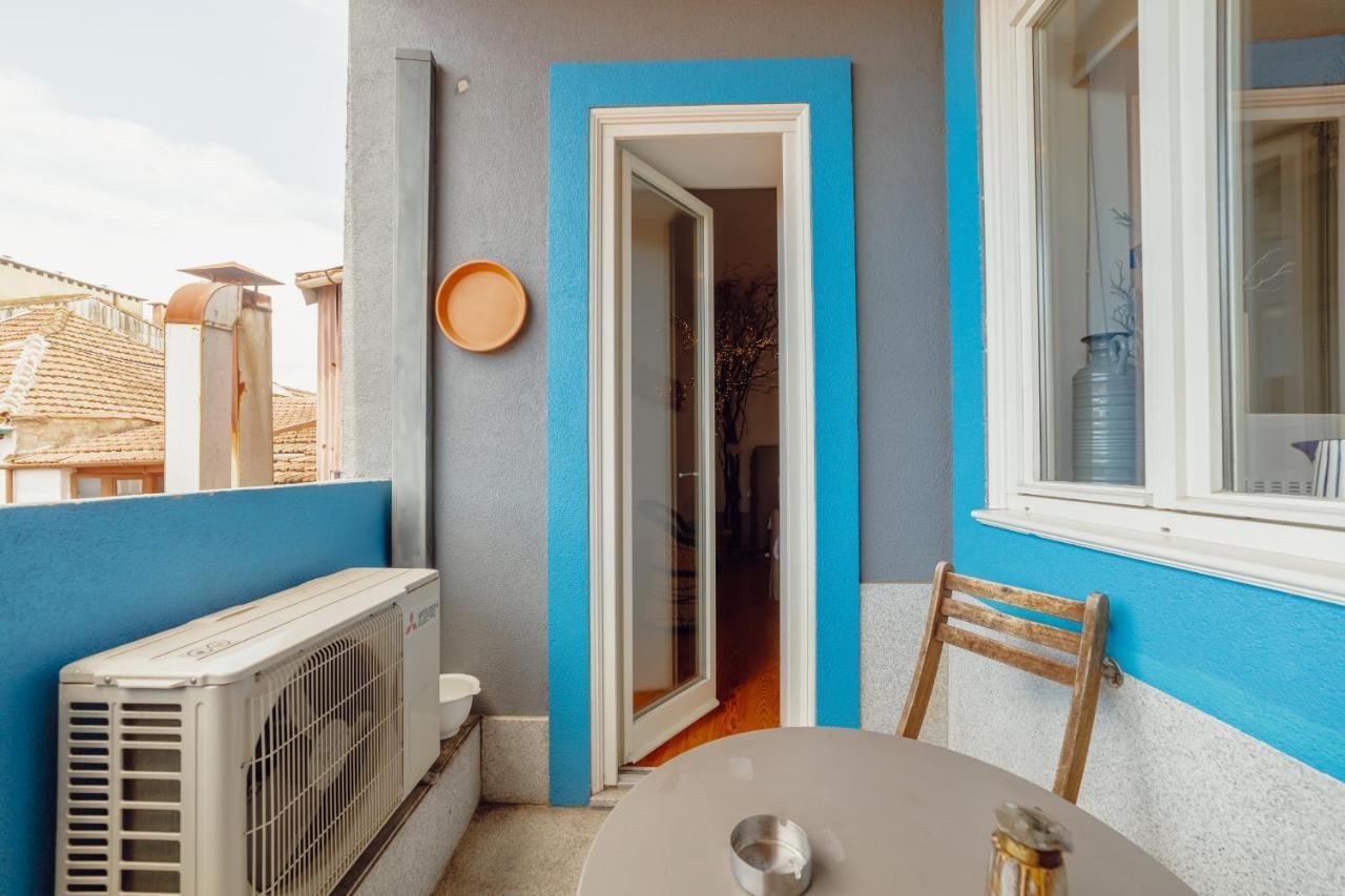 Downtown Modern Studio With Terrace By Vacationy Porto Bagian luar foto