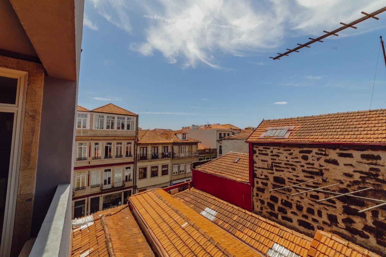 Downtown Modern Studio With Terrace By Vacationy Porto Bagian luar foto