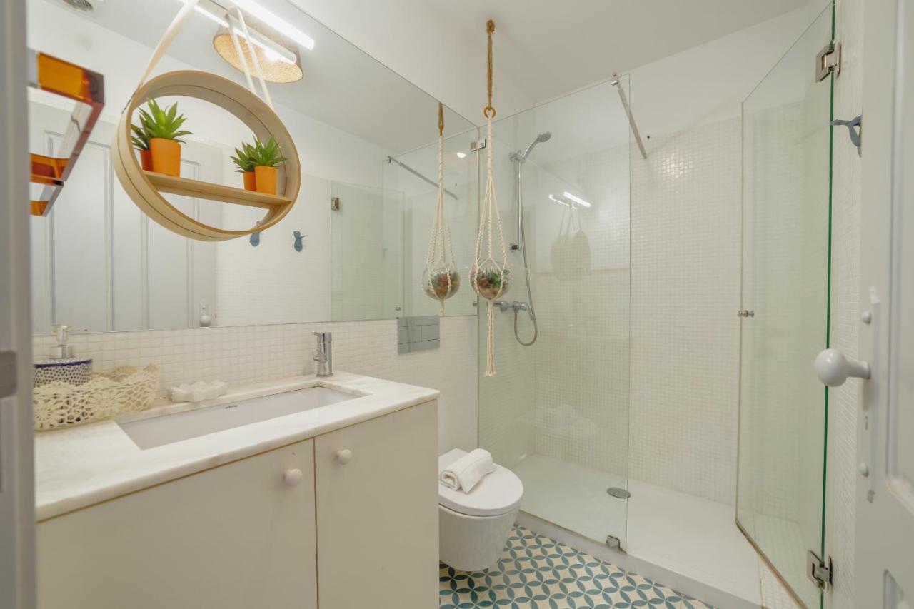 Downtown Modern Studio With Terrace By Vacationy Porto Bagian luar foto